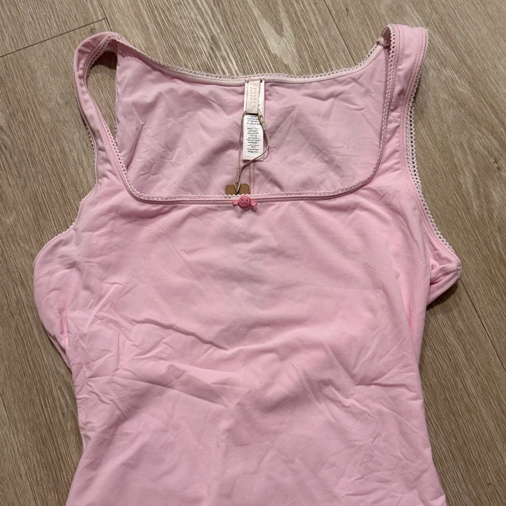 Pink SKIMS Women's Intimates Set size XS NWT - Picture 2 of 3